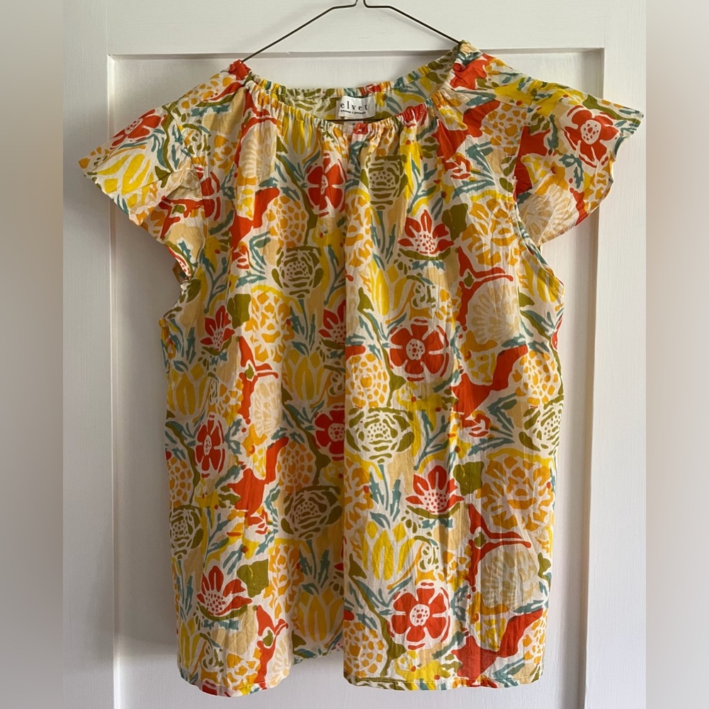 Velvet by Graham & Spencer flutter sleeve blouse New Size M